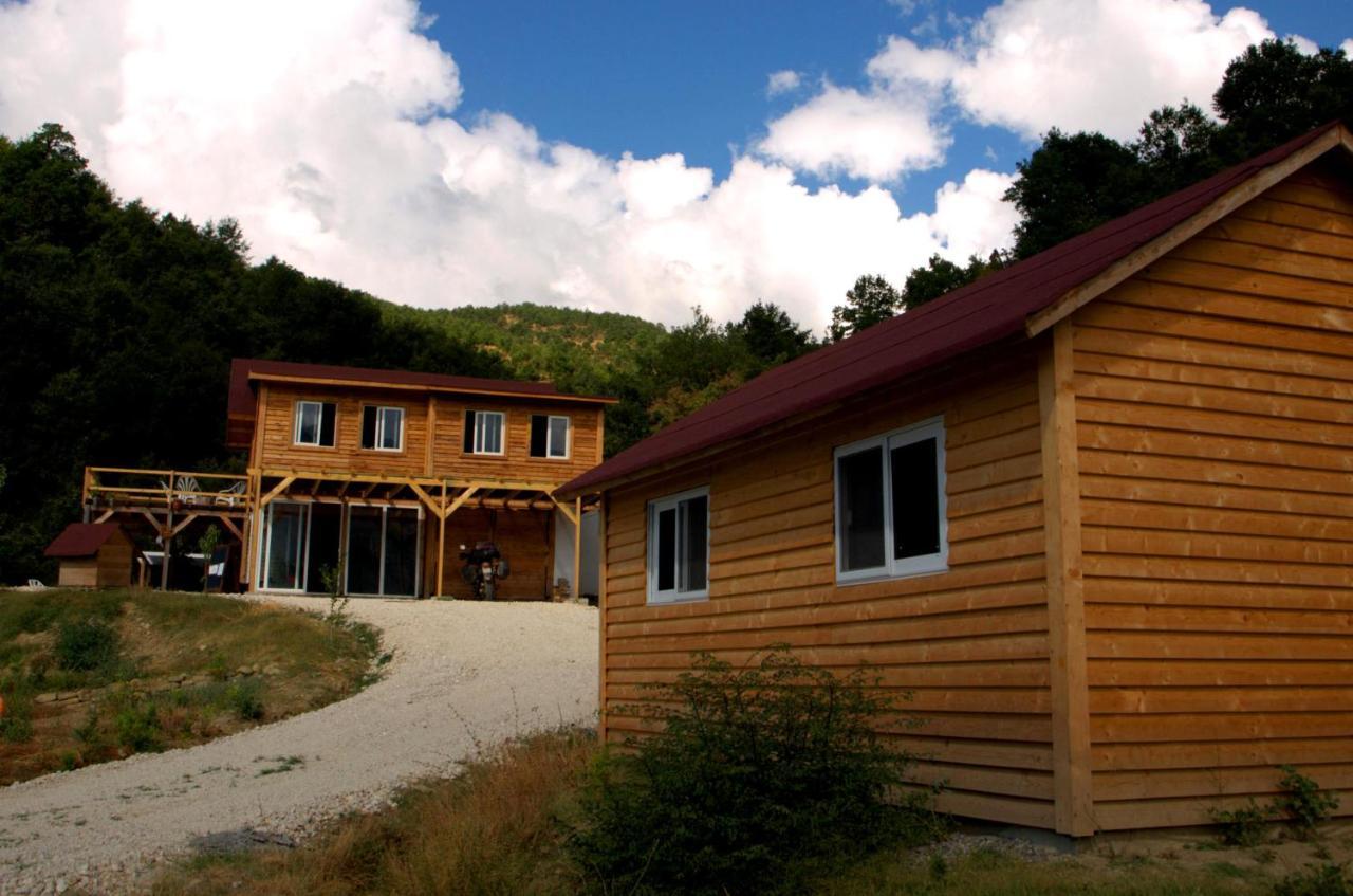 Ferma Albanik Hotel Kelcyre Exterior photo